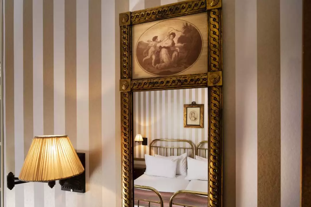 Hotel Belfast Paris - Standard Twin Room with Arc de Triomphe View